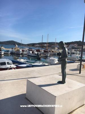 Huis Lukin – Accommodatie Betina Kroatië