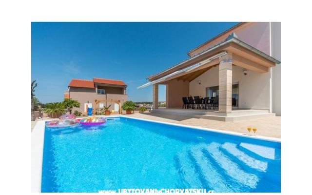 Holiday house vila Kunfin – Accommodatie Bibinje Kroatië