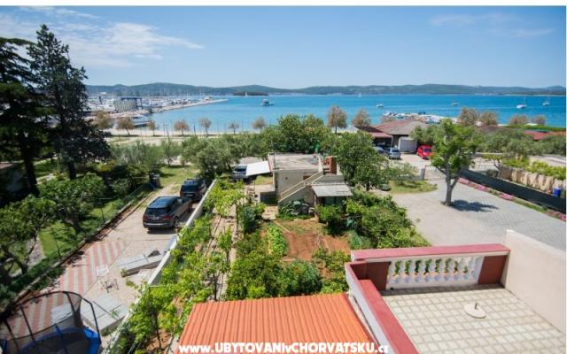 Appartement Anastazija i sobe RoLo uz  – Accommodatie Biograd Kroatië
