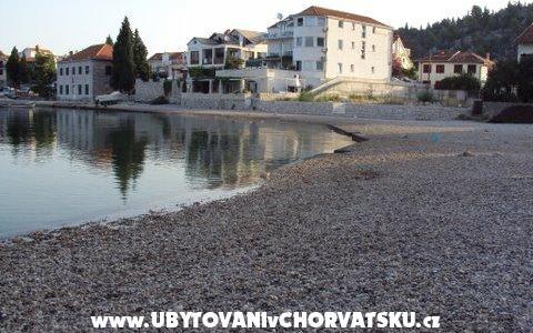 Appartementen Medar – Accommodatie Blace Kroatië