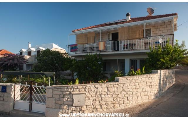 APARTMANI I SOBE,KUCA ZA ODMOR – Accommodatie eiland Brac Kroatië
