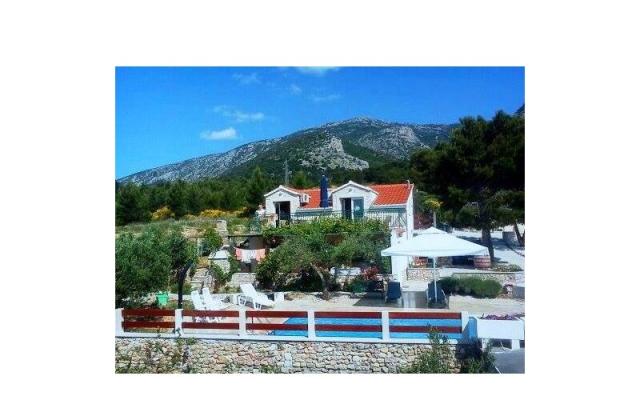Vakantiehuis Ratac**** – Accommodatie eiland Brac Kroatië