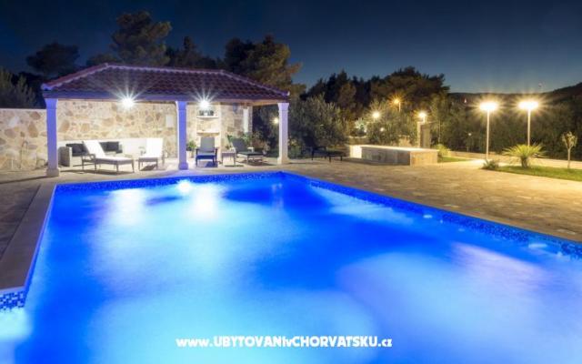 Luxury Appartementen met zwembad – Accommodatie eiland Brac Kroatië