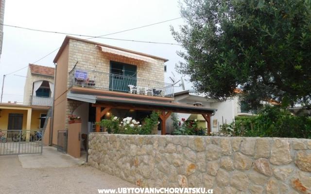 Appartementt ANĐELKO – Accommodatie Sv. Filip i Jakov Kroatië