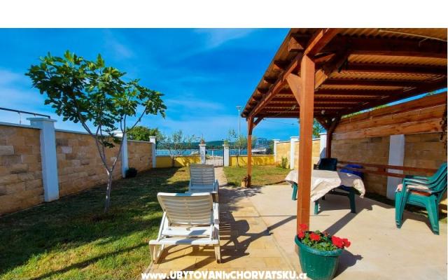 Beach Huis Amarella – Accommodatie Sv. Filip i Jakov Kroatië