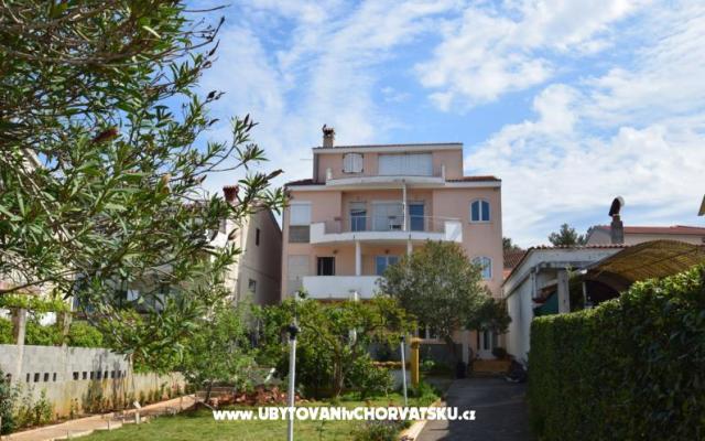 Cvita Huis Appartementen – Accommodatie Sv. Filip i Jakov Kroatië