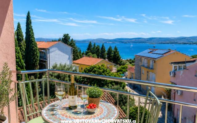 Villa Casablanca  – Accommodatie Sv. Filip i Jakov Kroatië