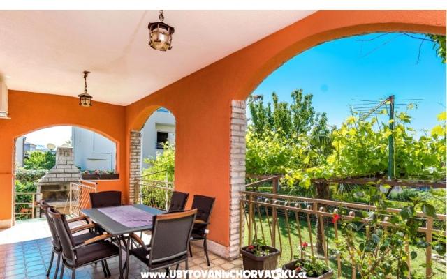 Appartement  Yean – Accommodatie Kastela Kroatië