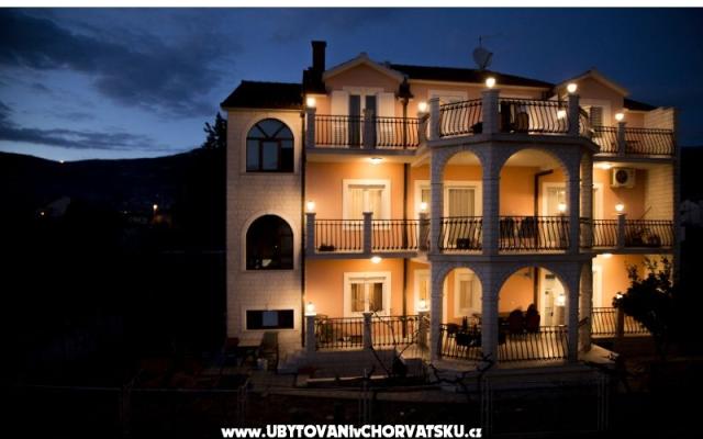 Villa Paradise  – Accommodatie Kastela Kroatië