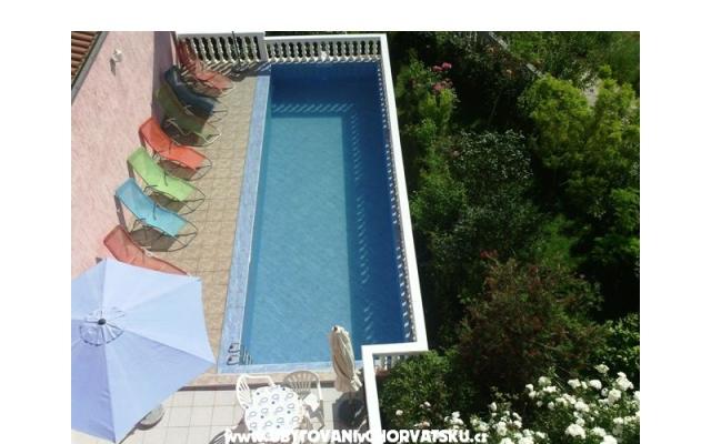 Villa Sandra - apartmani s  bazenom – Accommodatie Kastela Kroatië