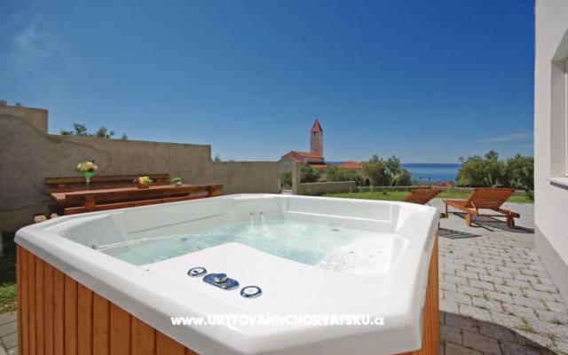 Lux AP6+2 jacuzzi – Accommodatie Makarska Kroatië