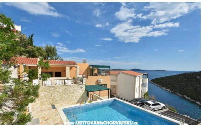 Villa Meri – Accommodatie Marina - Trogir Kroatië