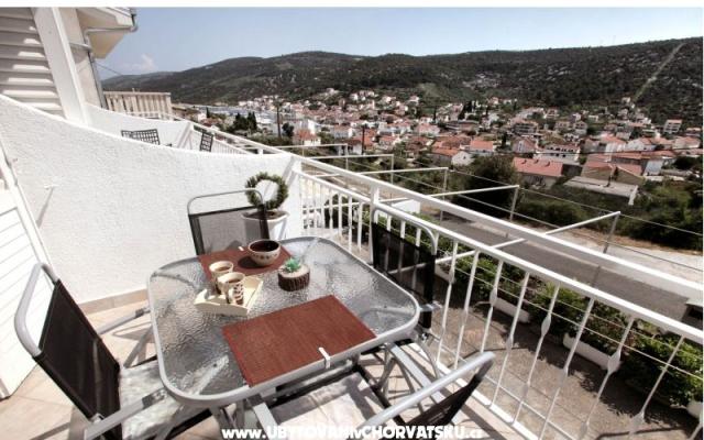 Appartementen Knežević – Accommodatie Marina - Trogir Kroatië