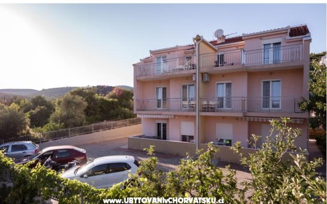 Appartementen Neve – Accommodatie Marina - Trogir Kroatië