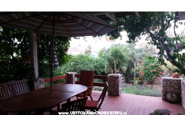 Huis Jukic – Accommodatie Marina - Trogir Kroatië