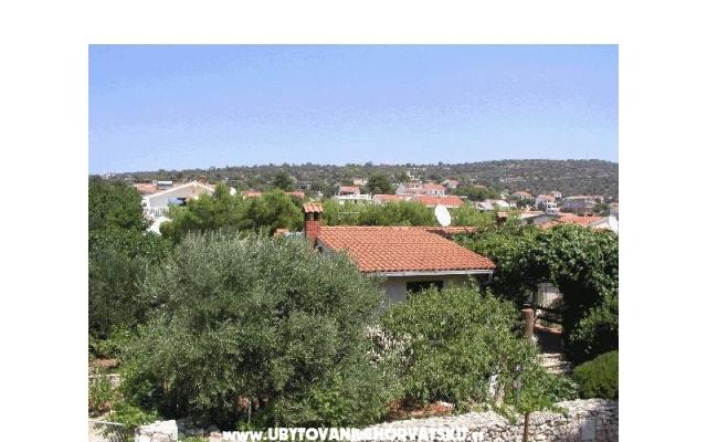 Huis Ticinovic  – Accommodatie Marina - Trogir Kroatië