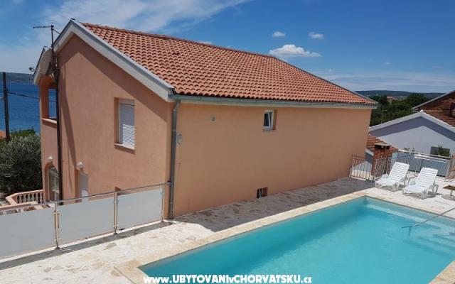 Villa Maja – Accommodatie Maslenica Kroatië