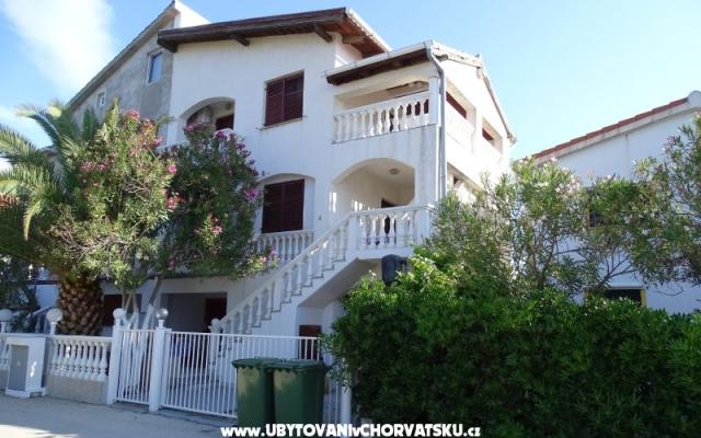 Rose – Accommodatie Nin - Zadar Kroatië