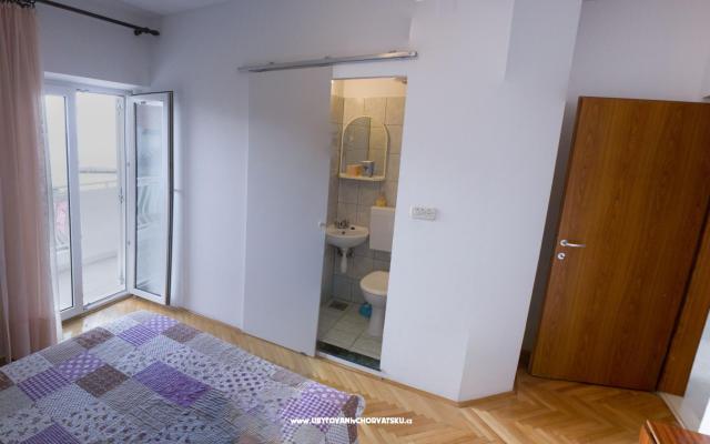 Appartement Bernard – Accommodatie Omis Kroatië