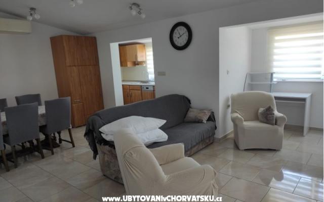 Appartement Perić – Accommodatie Omis Kroatië