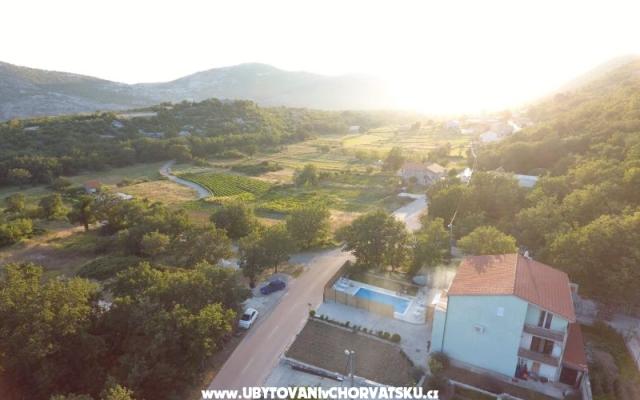 Appartementen Bašić – Accommodatie Omis Kroatië
