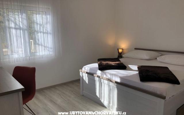 Appartementen Nejašmić – Accommodatie Omis Kroatië