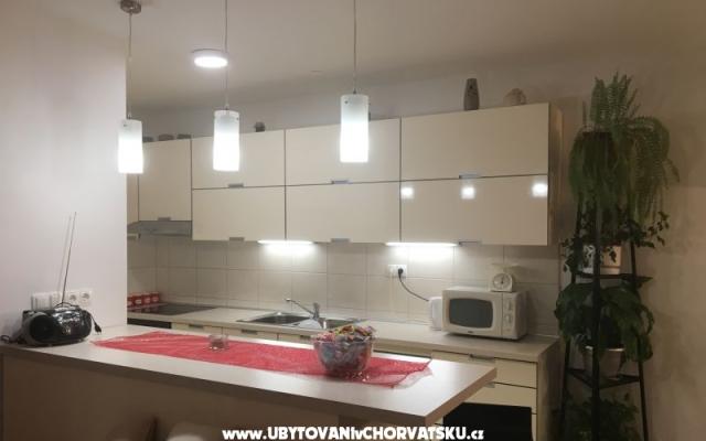 Appartement Roza – Accommodatie Omis Kroatië
