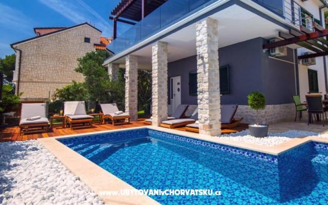 Villa Jasmina – Accommodatie Omis Kroatië