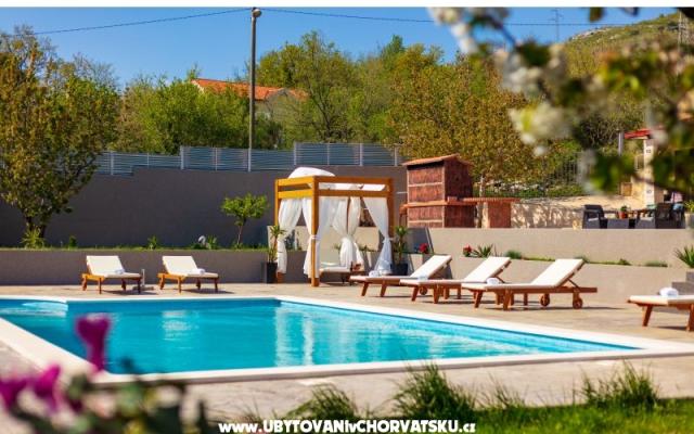 Villa Relax – Accommodatie Omis Kroatië