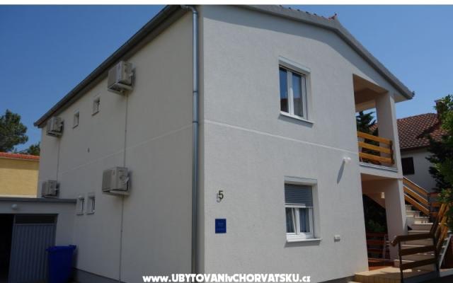 Appartement Zaterini – Accommodatie Starigrad Paklenica Kroatië