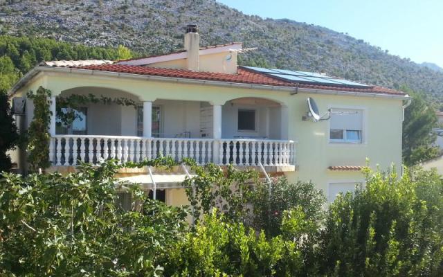 Villa Mirta – Accommodatie Starigrad Paklenica Kroatië