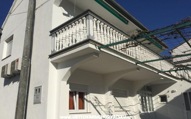 Appartementen Ivan – Accommodatie Pakostane Kroatië