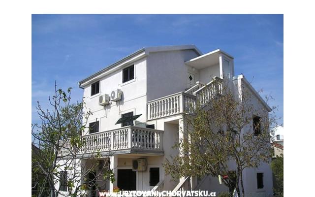 Appartementen Mario – Accommodatie Pakostane Kroatië
