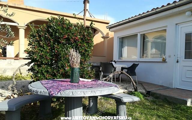 Appartementen Kristina – Accommodatie Pakostane Kroatië