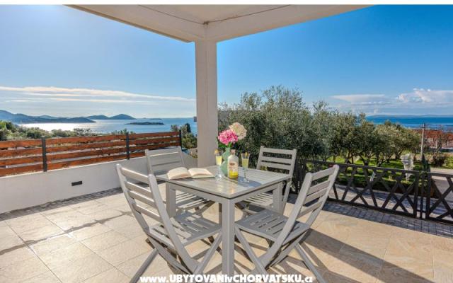 Holiday Home Lucy – Accommodatie Pakostane Kroatië