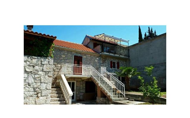 Stenen huis Porat – Accommodatie Pakostane Kroatië