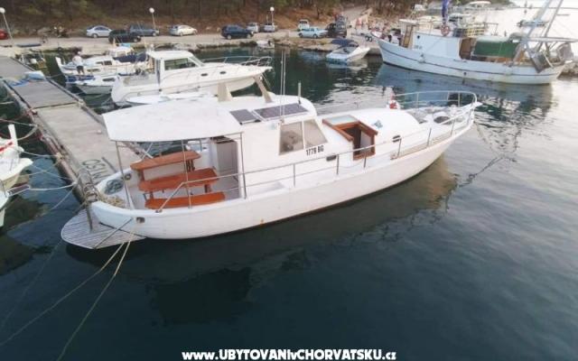 Tourist boat - Robinson Tourism – Accommodatie Pakostane Kroatië