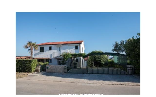 Appartementen Bukvić – Accommodatie Petrcane Kroatië