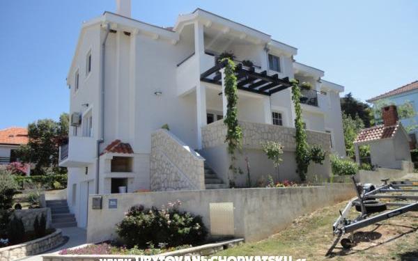 Appartementen Marijana  – Accommodatie Petrcane Kroatië