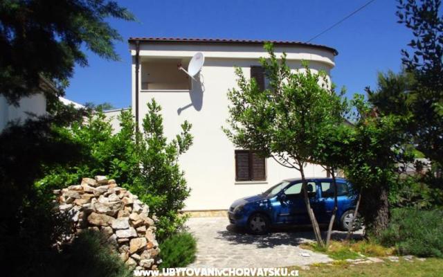 Appartementen Juliška – Accommodatie Pirovac Kroatië