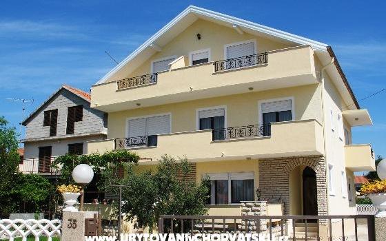 Appartementen NELA – Accommodatie Pirovac Kroatië