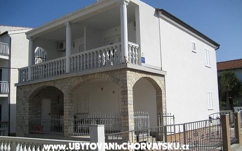 Appartementen Pave – Accommodatie Pirovac Kroatië