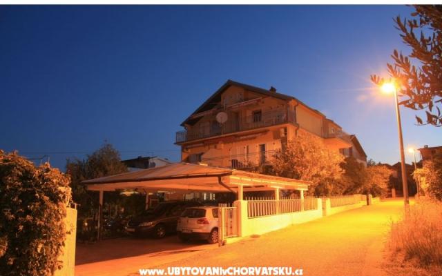 Villa Mir  – Accommodatie Pirovac Kroatië