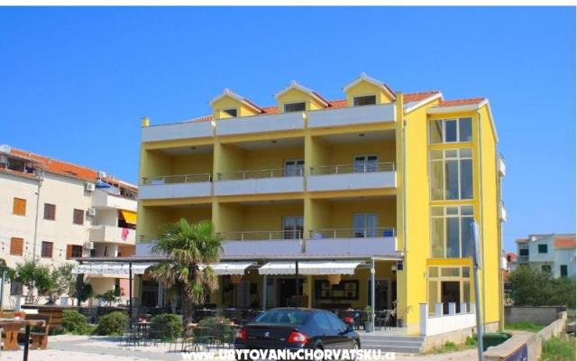 Villa Vicenzo – Accommodatie Pirovac Kroatië