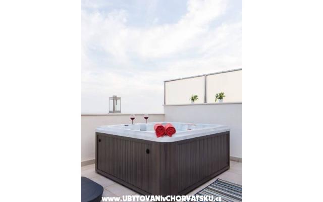 Bubbles Luxury Penthouse with jacuz – Accommodatie Podstrana Kroatië