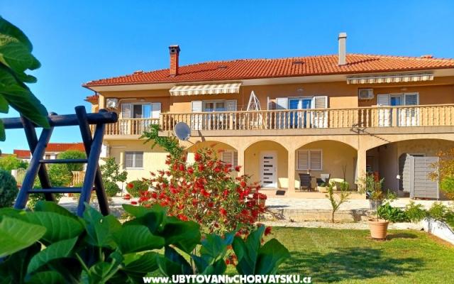 Appartementen Lantana – Accommodatie Privlaka Kroatië