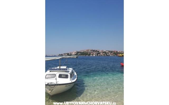 Huis op het strand – Accommodatie Rogoznica Kroatië