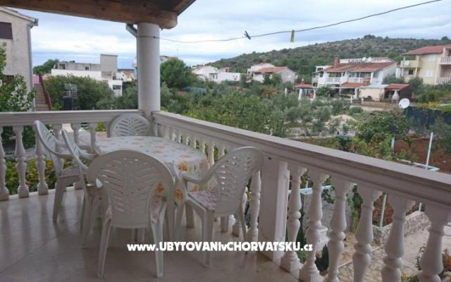 Huis Lucija – Accommodatie Rogoznica Kroatië