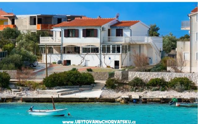 Villa Ivan – Accommodatie Rogoznica Kroatië