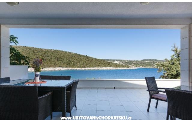 Villa Sunny – Accommodatie Rogoznica Kroatië